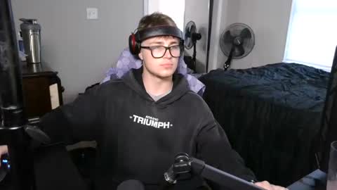 Snapshot of bubblebuttbdn chatting on September 2025 11:52:01 PM BubblebuttBdn online show from September 2025 11:52:01 PM