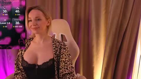 bubbling_crush online show from February 2025 06:02:01 AM