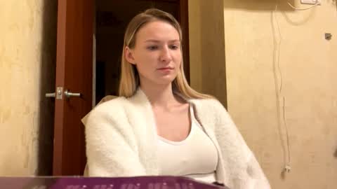 buenamorey online show from February 2026 09:21:01 PM