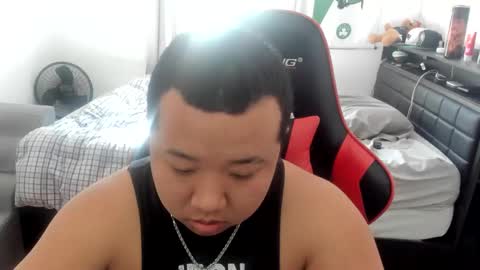 buffsexyman24 online show from March 2025 06:41:02 PM