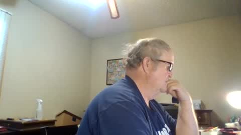 bullfrogg5050 online show from June 2026 07:48:01 PM