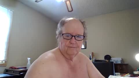 bullfrogg5050 online show from June 2026 10:36:02 PM