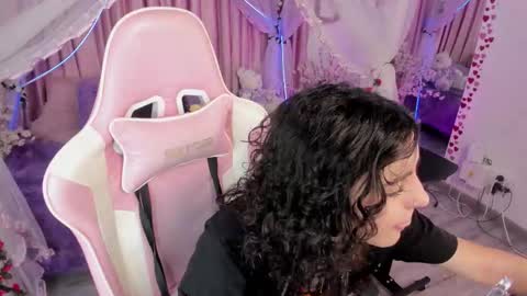 Snapshot of bunny_curly chatting on September 2025 01:55:01 PM Bunny online show from September 2025 01:55:01 PM