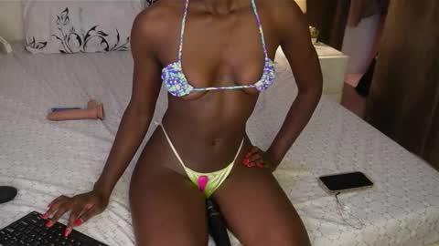 QUEEN independent model online show from March 2026 09:23:02 AM