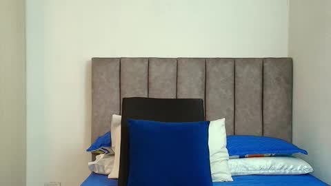 Carolina online show from November 2025 03:56:02 AM