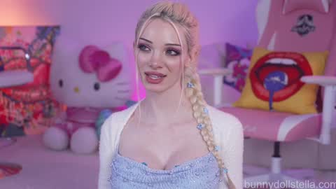 Stella online show from October 2025 10:36:01 PM