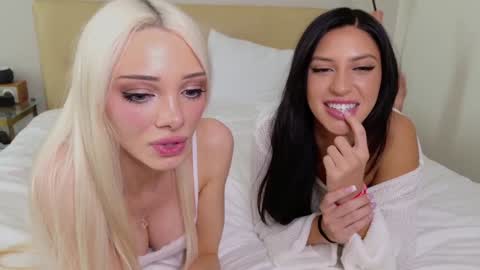 Stella online show from January 2026 08:01:02 PM