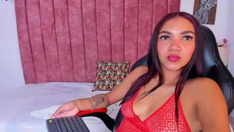 Snapshot of burbuja_sky chatting on September 2025 02:50:02 PM BURBUJA online show from September 2025 02:50:02 PM
