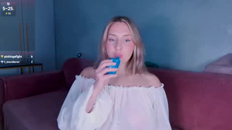 Lissa online show from September 2025 07:28:01 PM