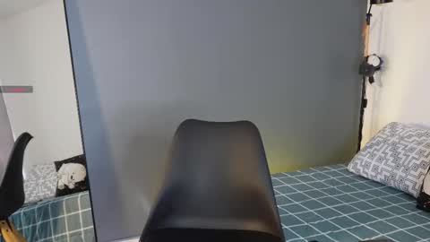 Buster independent model online show from October 2025 07:23:02 PM