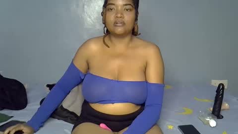 Snapshot of busty_kenzi chatting on June 2026 06:52:01 PM busty kenzi online show from June 2026 06:52:01 PM