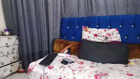 bustybmwx online show from October 2025 08:18:01 AM