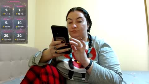 Emma online show from February 2025 07:00:01 PM