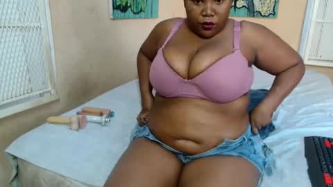 BUSTYQUEENB online show from March 2026 07:03:01 AM