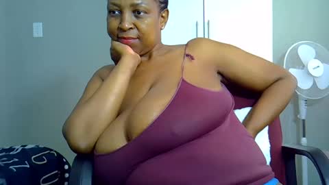 Snapshot of bustytessa37 chatting on February 2025 06:30:02 AM bustytessa37 online show from February 2025 06:30:02 AM