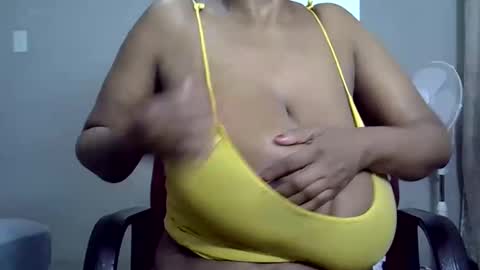 Snapshot of bustytessa37 chatting on February 2025 01:05:02 AM bustytessa37 online show from February 2025 01:05:02 AM
