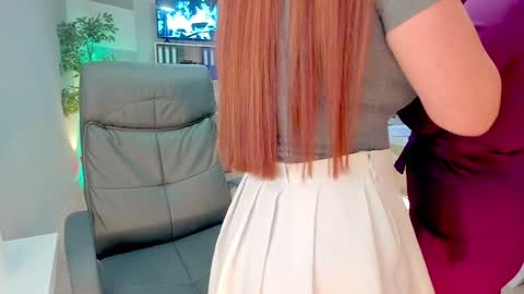Sara and  Coral long hair online show from January 2025 05:33:02 PM