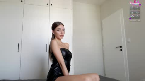 Lauren online show from June 2026 01:25:02 PM