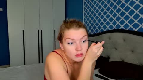 Snapshot of buusty_redhead chatting on May 2026 07:14:02 AM buusty_redhead online show from May 2026 07:14:02 AM