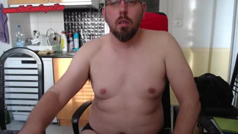 Snapshot of bux404 chatting on January 2025 12:35:02 PM Pete online show from January 2025 12:35:02 PM