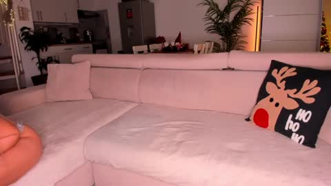 Nicolah  Steven Bond online show from December 2024 09:41:01 PM