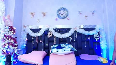 Snapshot of c_fox_ chatting on December 2024 03:04:02 AM Carolina online show from December 2024 03:04:02 AM