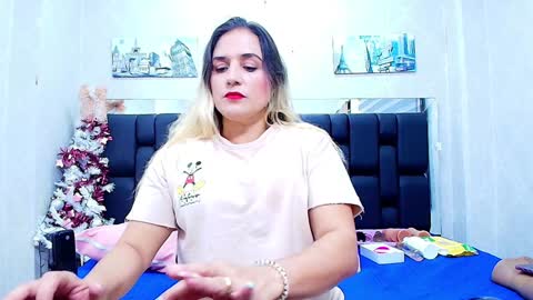 Snapshot of c_fox_ chatting on January 2025 03:01:01 AM Carolina online show from January 2025 03:01:01 AM