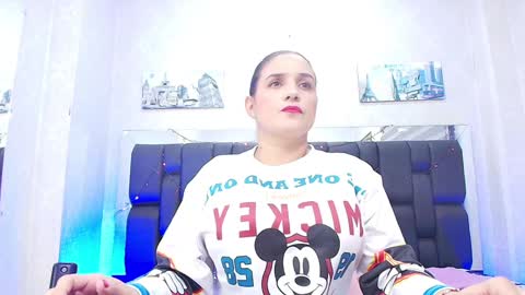 Snapshot of c_fox_ chatting on January 2025 03:01:02 AM Carolina online show from January 2025 03:01:02 AM