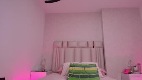 Carolina online show from November 2025 03:17:01 AM