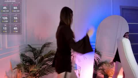 Polly online show from April 2026 09:06:02 PM