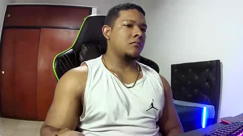 Snapshot of caballerozodi chatting on November 2025 06:43:02 PM caballerozodi online show from November 2025 06:43:02 PM