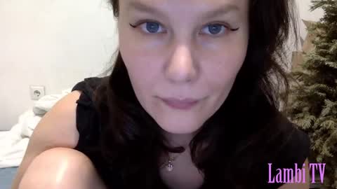 Snapshot of caffeinated_lamb chatting on January 2025 07:13:02 PM Lamb online show from January 2025 07:13:02 PM