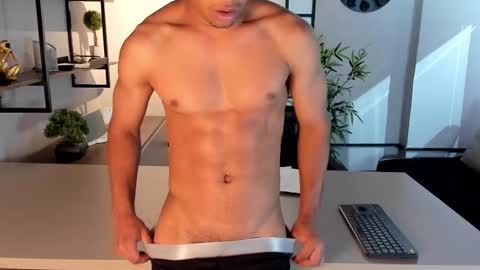 Snapshot of caio_pinheiro chatting on September 2025 09:15:01 PM caio_pinheiro online show from September 2025 09:15:01 PM
