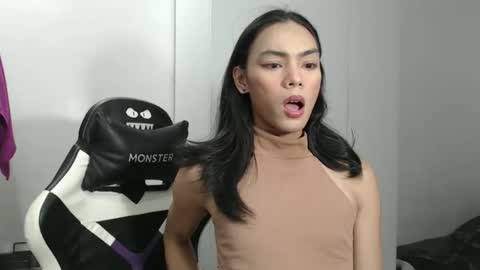 caitessa_bellemoir online show from December 2025 02:47:01 PM