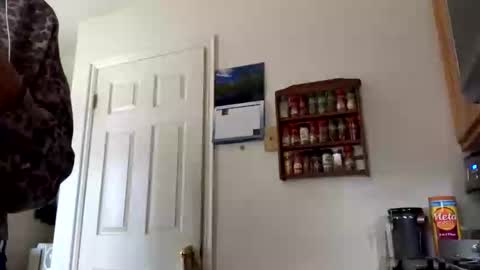 calishop1 online show from October 2025 03:38:02 PM