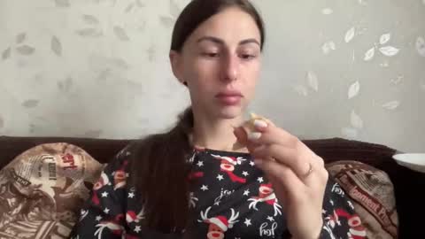 Anna online show from December 2024 10:45:02 AM