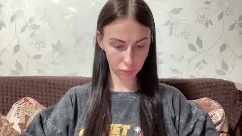 Anna online show from October 2025 07:35:02 PM