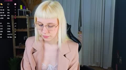 Snapshot of call_me_heaven chatting on March 2026 03:26:01 PM Good girl Ann online show from March 2026 03:26:01 PM