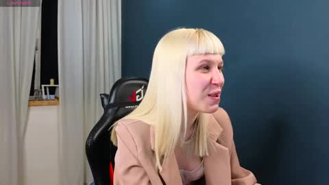 Snapshot of call_me_heaven chatting on April 2026 03:31:02 PM Good girl Ann online show from April 2026 03:31:02 PM