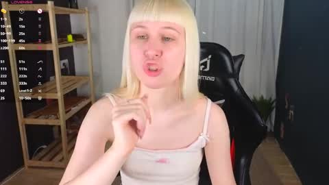 Snapshot of call_me_heaven chatting on April 2026 03:35:02 PM Good girl Ann online show from April 2026 03:35:02 PM