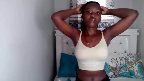 Snapshot of callmemonday chatting on September 2025 06:13:01 AM Monday online show from September 2025 06:13:01 AM
