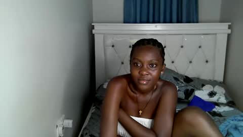 Snapshot of callmemonday chatting on September 2025 10:43:02 PM Monday online show from September 2025 10:43:02 PM