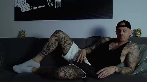 Snapshot of calvinhunt69 chatting on October 2025 11:03:02 PM Calvin online show from October 2025 11:03:02 PM