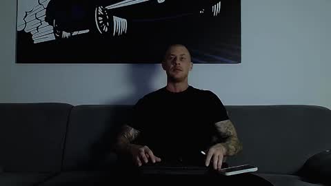 Snapshot of calvinhunt69 chatting on October 2025 08:42:01 PM Calvin online show from October 2025 08:42:01 PM