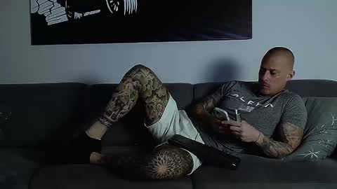 Snapshot of calvinhunt69 chatting on October 2025 07:16:01 PM Calvin online show from October 2025 07:16:01 PM