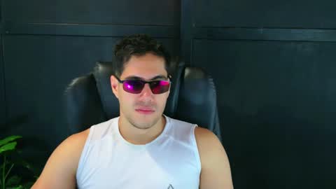 camara110 online show from March 2025 03:33:01 AM