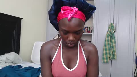Snapshot of camclit chatting on December 2024 06:30:02 AM Princess online show from December 2024 06:30:02 AM
