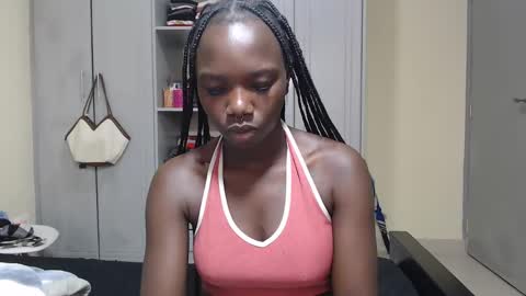 Snapshot of camclit chatting on December 2024 04:02:02 AM Princess online show from December 2024 04:02:02 AM