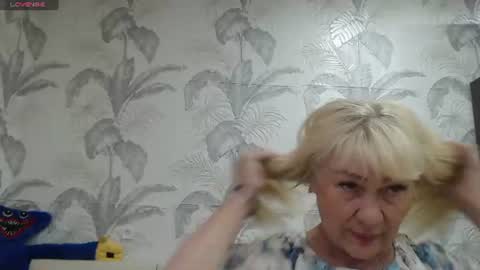 Snapshot of camdiva1 chatting on June 2026 02:38:01 AM CamDiva1 online show from June 2026 02:38:01 AM