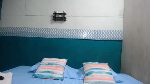 cameron_es online show from October 2025 12:59:01 PM